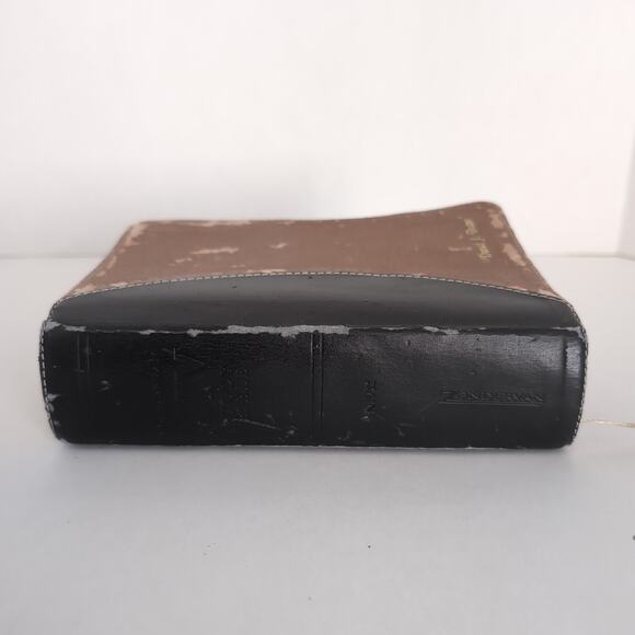 NIV Study Bible Zondervan Italian Duo Tone Black Brown - Picture 8 of 16